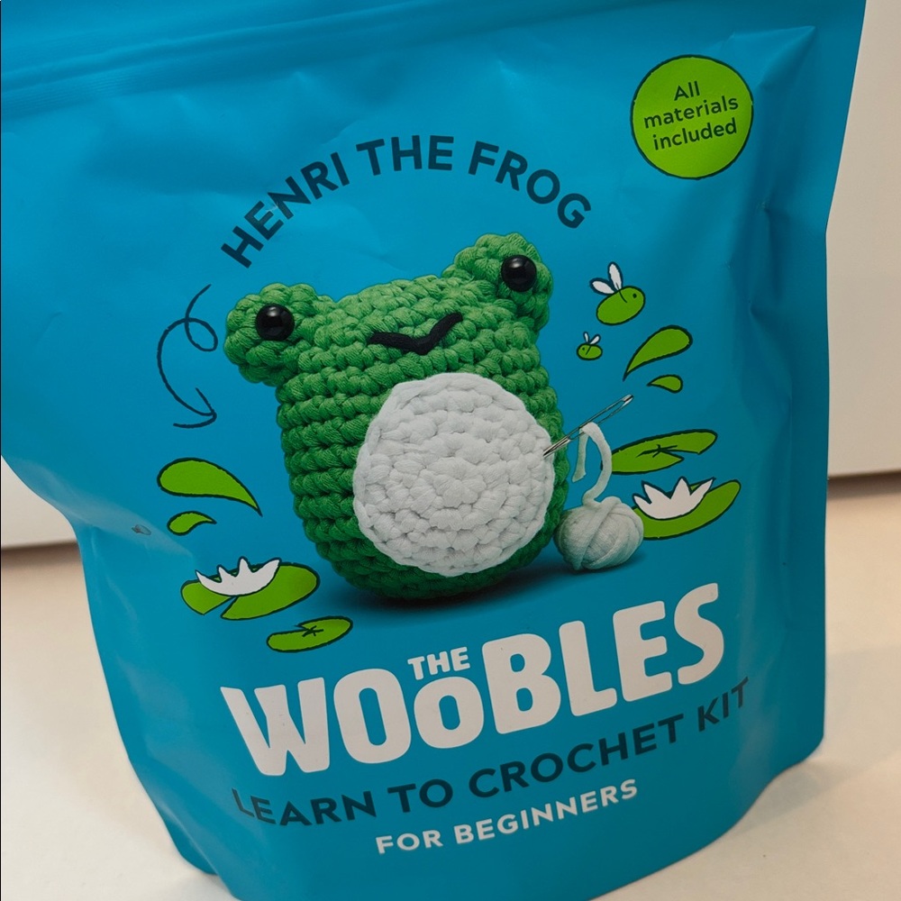 The Woobles Henri Frog Beginner Learn‎ To Crochet & Hook Complete Kit Yarn NEW